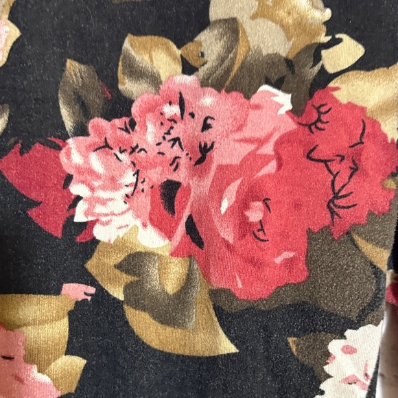 Suzy Shier Floral Women leggings - Black and Red, large - Picture 3 of 8